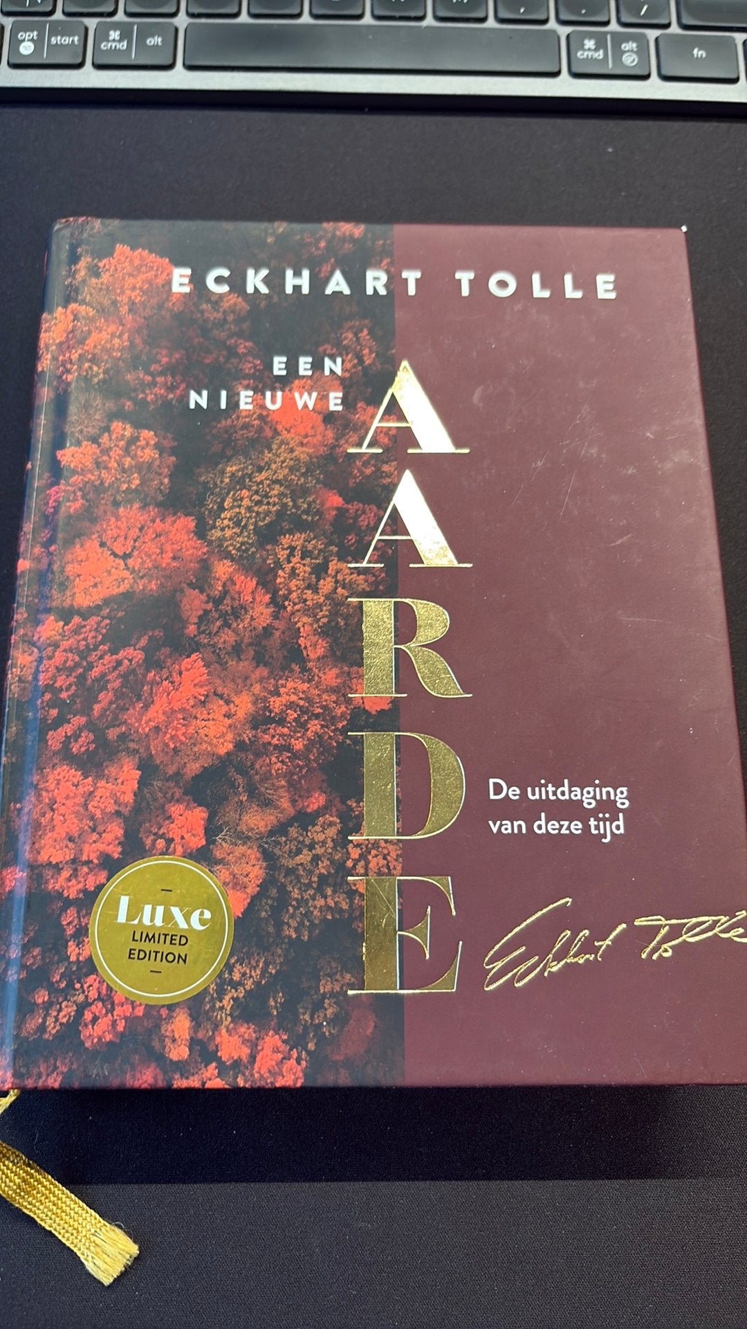 Eckhart Tolle - Een nieuwe aarde - Limited Edition, Achtergrond en Informatie, Spiritualiteit algemeen, Ophalen of Verzenden, Zo goed als nieuw