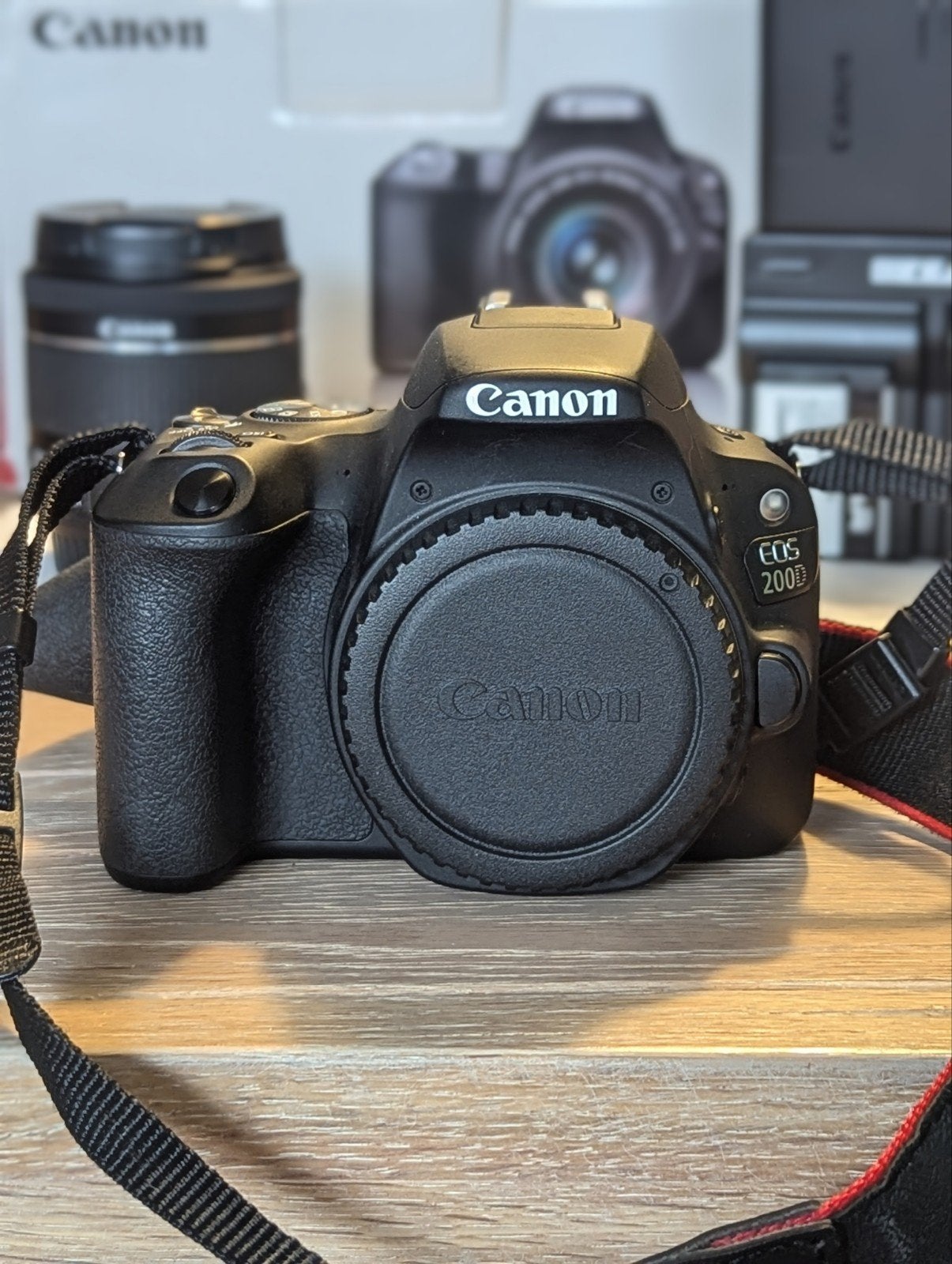 Canon EOS 200D Spiegelreflexcamera met 18-55mm lens, Audio, Tv en Foto, Fotocamera's Digitaal, Ophalen, Spiegelreflex, Canon, Lensdop