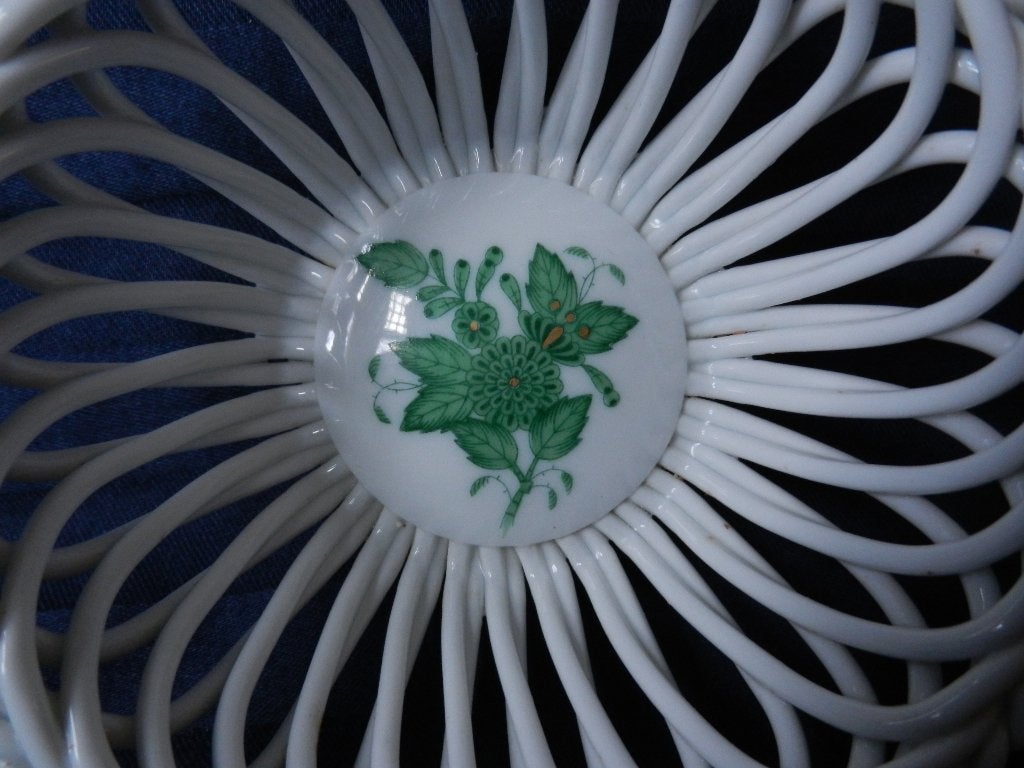 Gevlochten schaaltje porselein groene bloemtak Herend d 11,6, Ophalen of Verzenden