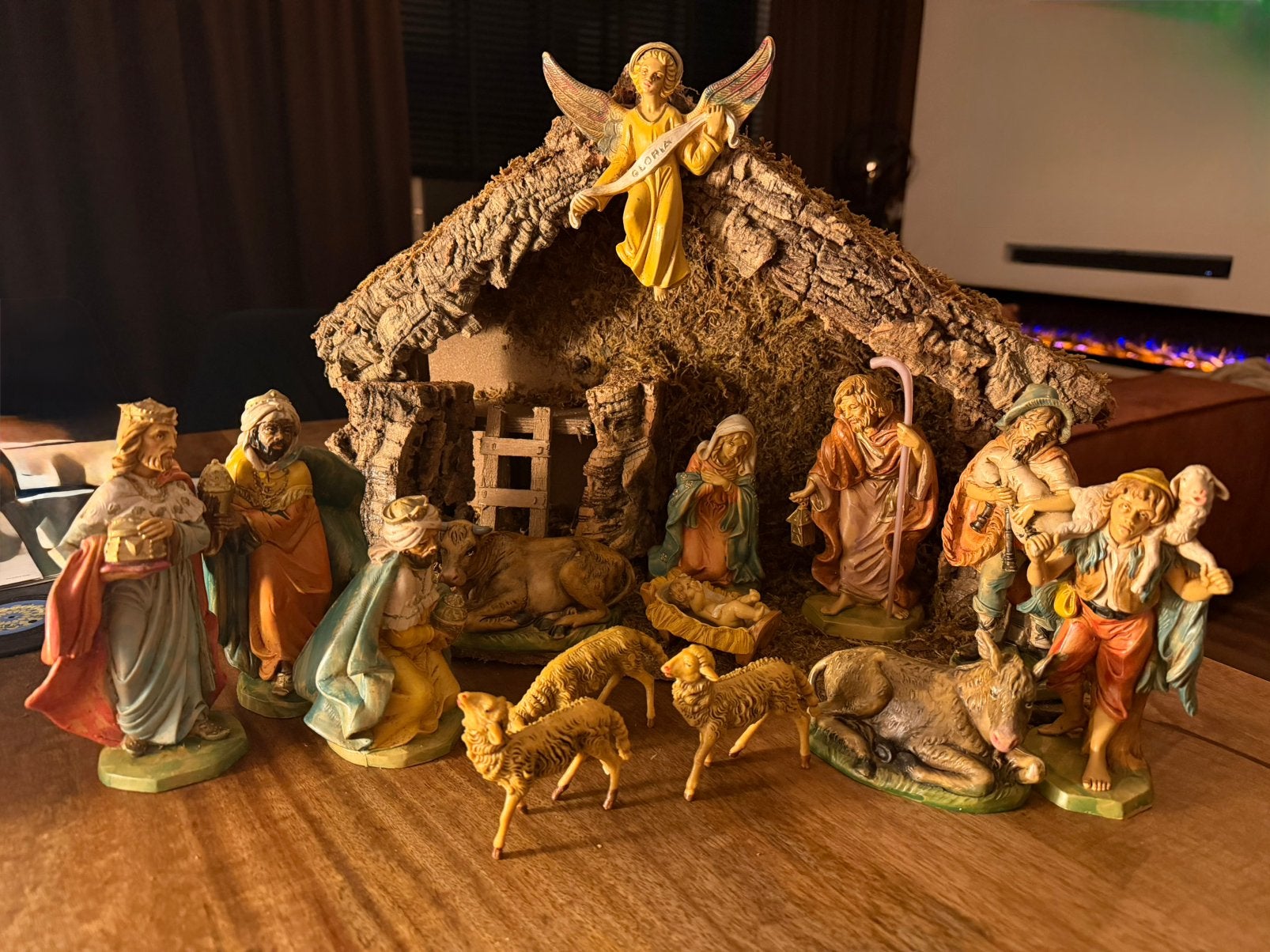 Fontanini ( Lello ) vintage kerststal met 14 beeldjes (16cm), Ophalen of Verzenden, Zo goed als nieuw