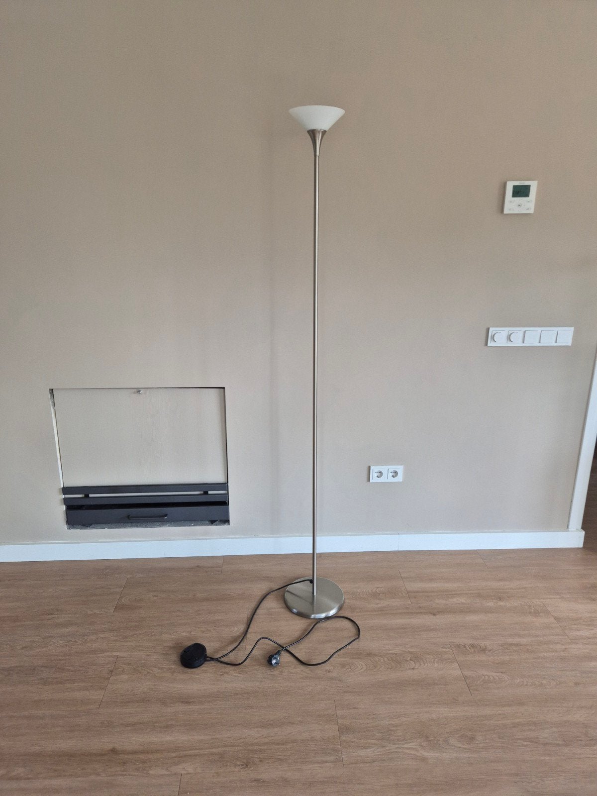 Moderne vloerlamp met halogeenlamp, Ophalen, Gebruikt, Overige fittingen, Glas