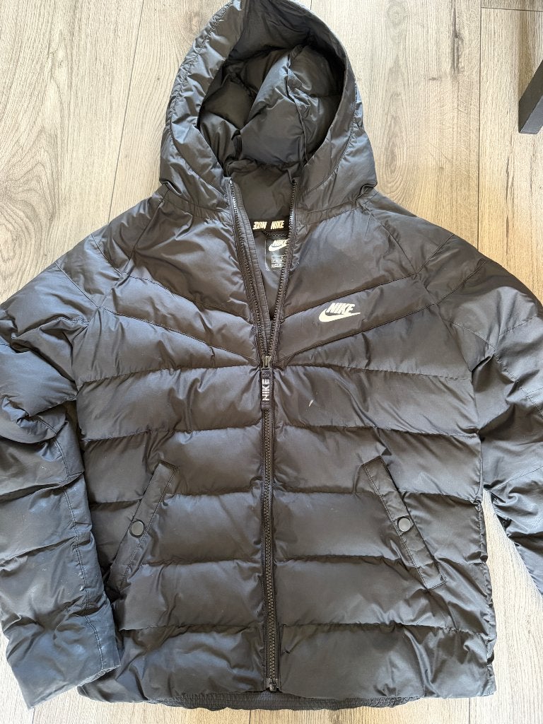 Nike jassen, Kleding | Dames, Jassen | Winter, Ophalen, Zo goed als nieuw, Maat 34 (XS) of kleiner, Zwart