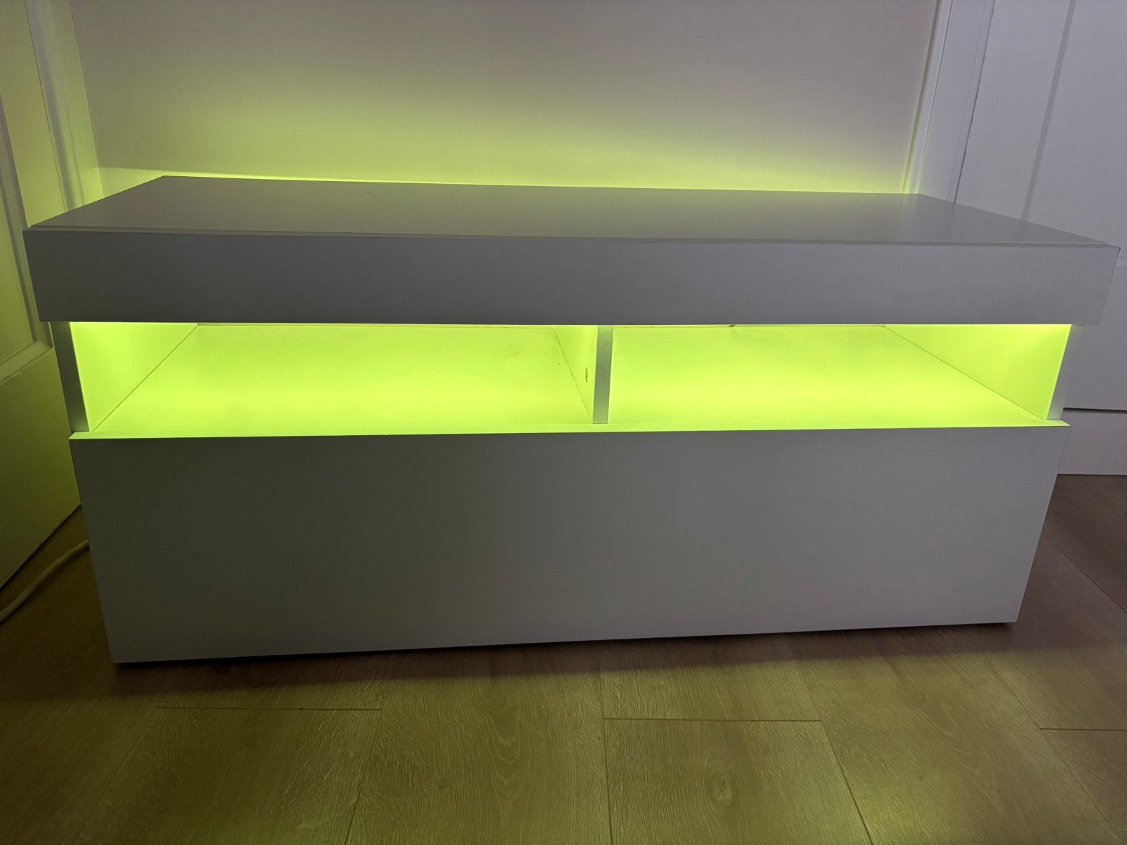 Tv kastje met lichtstrip, Ophalen, Gebruikt