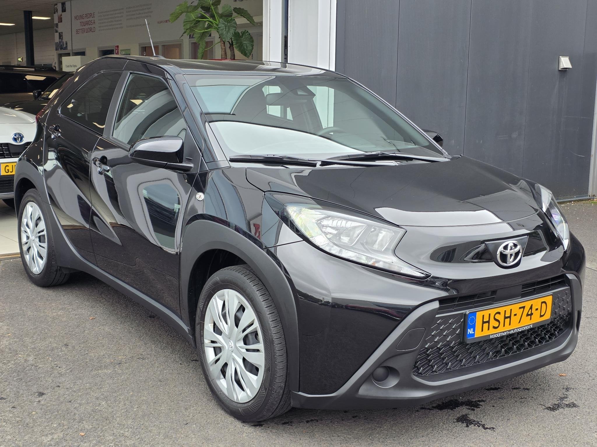 Toyota Aygo X 1.0 VVT-i MT Play | Lane assist | Achteruitrij, Auto's, Stof, Gebruikt, Euro 6, 920 kg