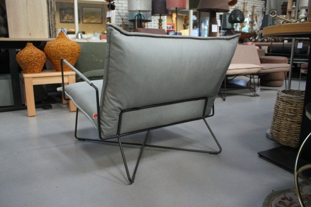 Fauteuil EARL Jess Design metaal leer Aurula lichtblauw, Ophalen, 75 tot 100 cm, Zo goed als nieuw, 75 tot 100 cm