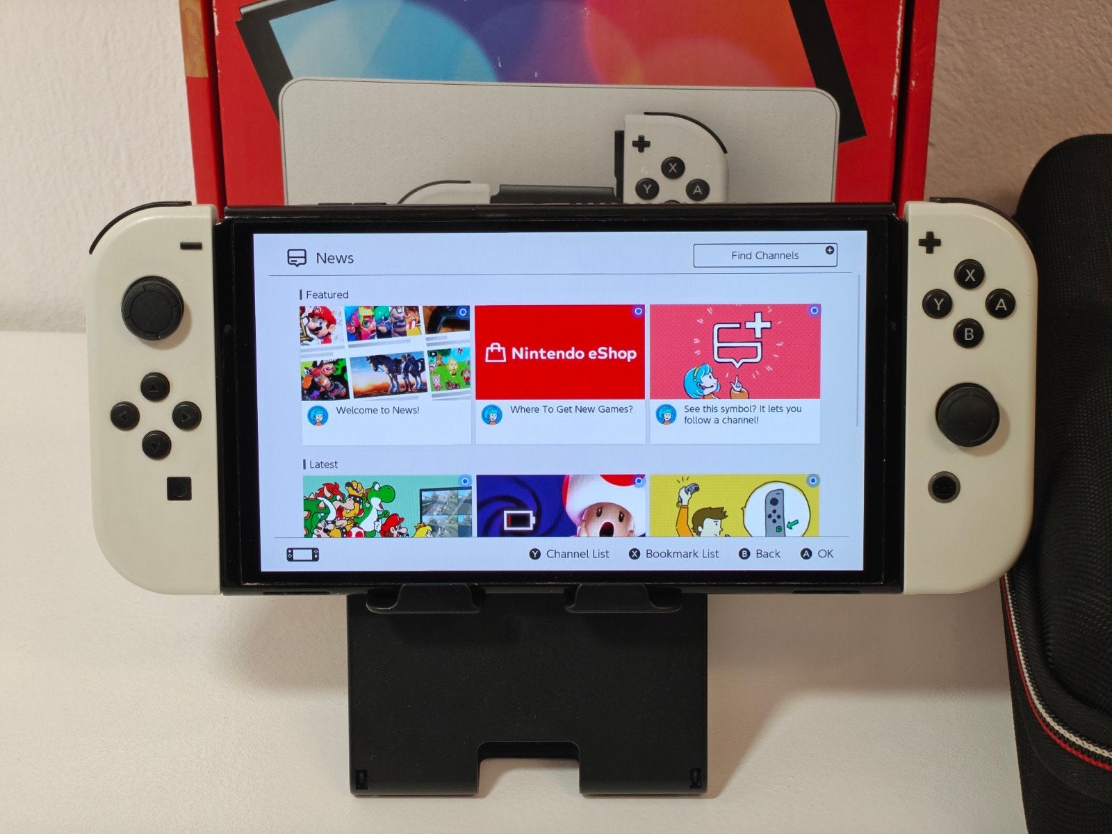 Foto 2 van Nintendo switch OLED