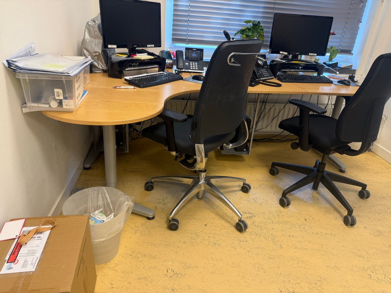 Vanavond Gratis af te halen: IKEA Bureau 4 werkplekken, Ophalen, Overige typen, Gebruikt, Hout