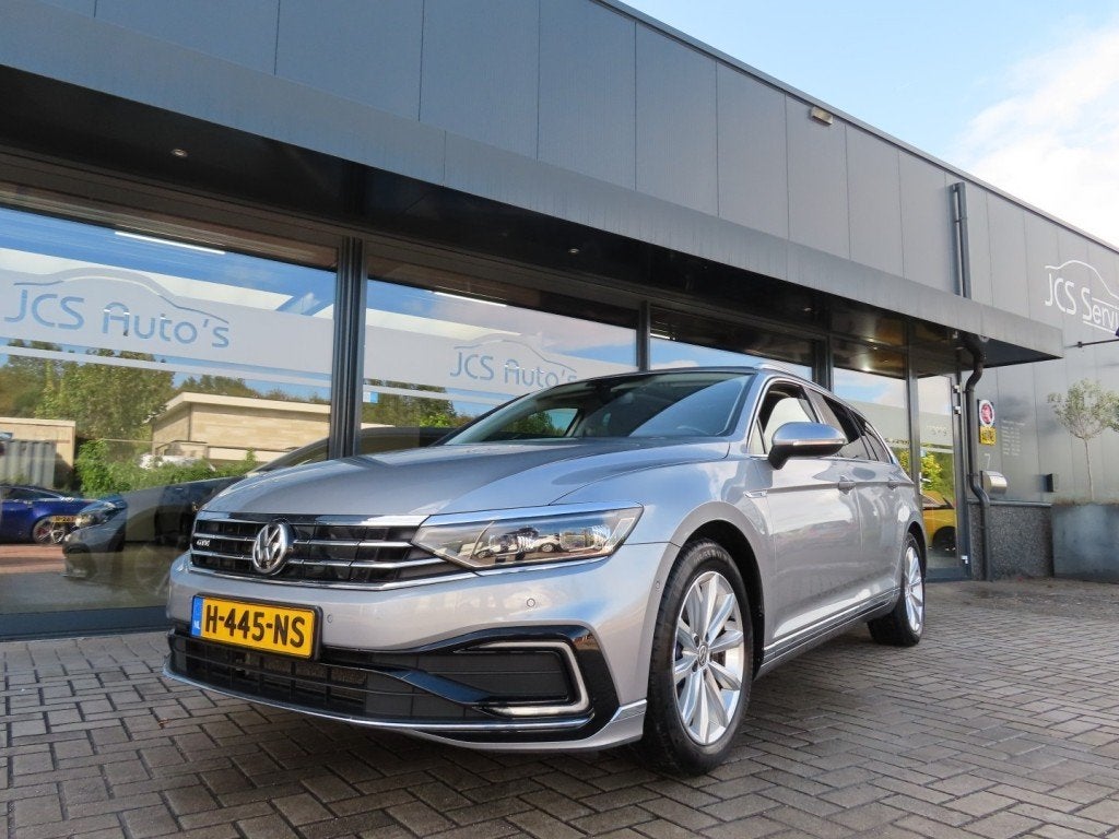 Volkswagen PASSAT 1.4 TSI PHEV GTE Business Ecc Acc Navi Led, Gebruikt, 4 cilinders, 157 pk, Hybride Elektrisch/Benzine