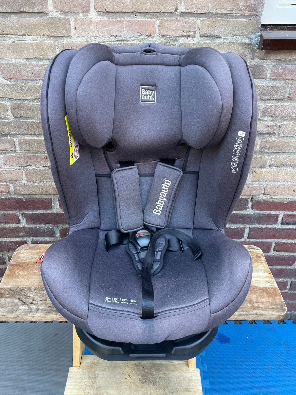 Babyauto Biro D Fix Autostoel 0-36 kg Isofix 360 Draaibaar, Autogordel of Isofix, Verstelbare rugleuning, Zo goed als nieuw, Ophalen