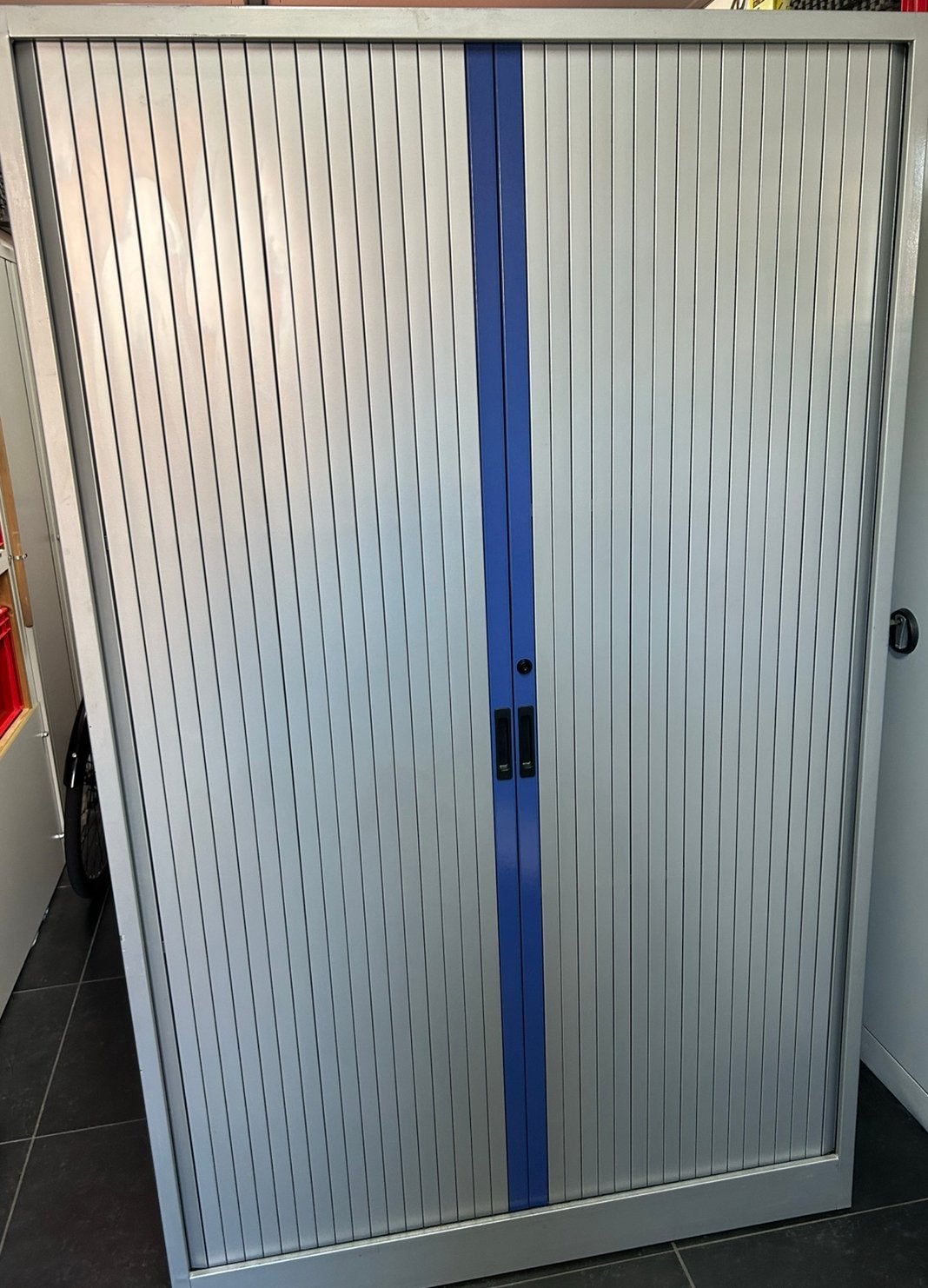 Roldeurkast archiefkast schuurkast, Huis en Inrichting, Ophalen, Gebruikt, 100 tot 150 cm, Meerdere deuren