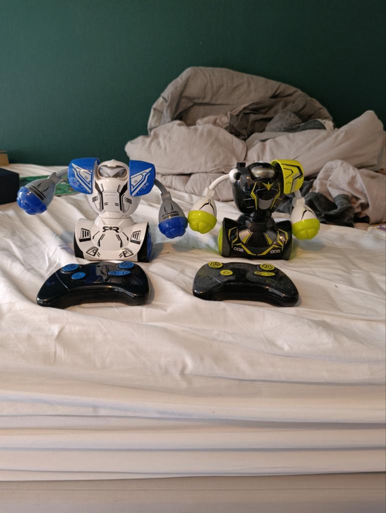 Twee Robo Kombat robots met controllers, Kinderen en Baby's, Speelgoed | Actiefiguren, Gebruikt, Ophalen of Verzenden