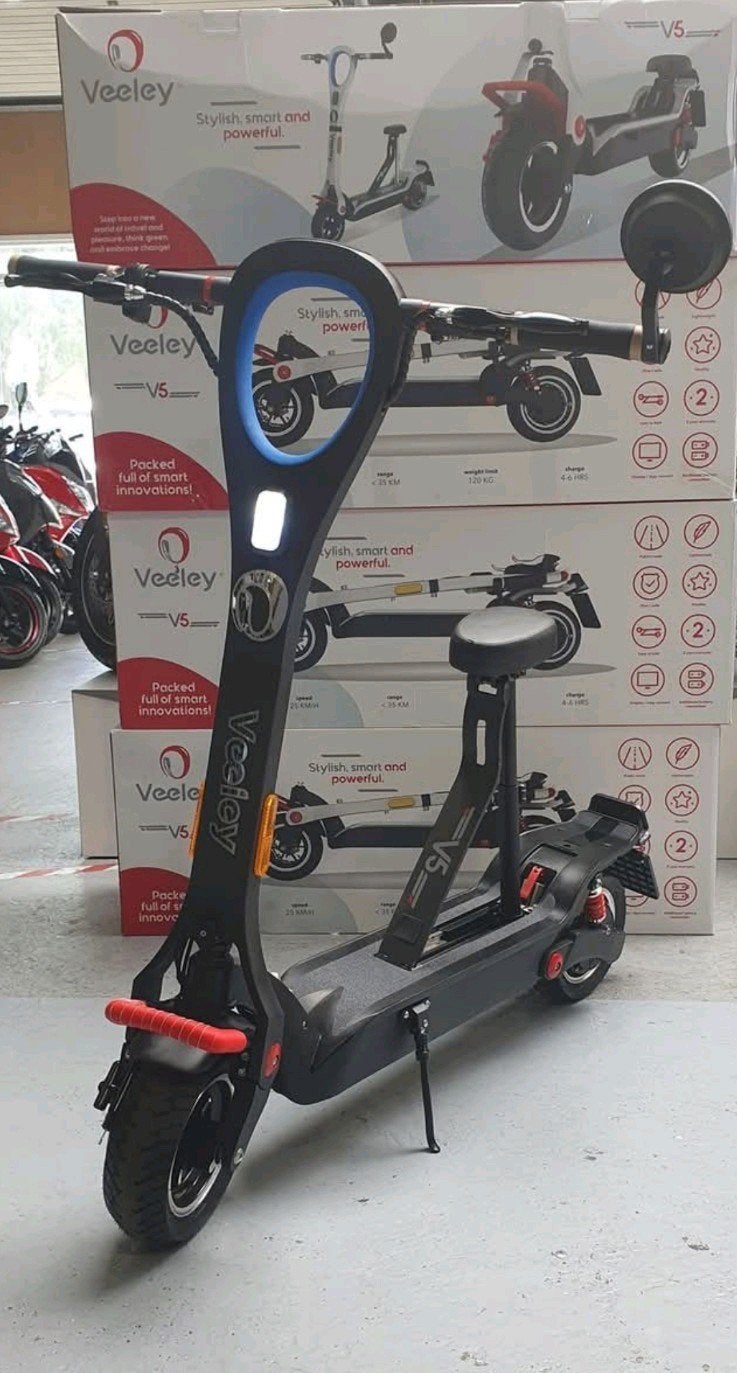 elektrische step nieuw veeley plus + kenteken bieden  2025, Ophalen, Zo goed als nieuw, Elektrische step (E-scooter), Veeley