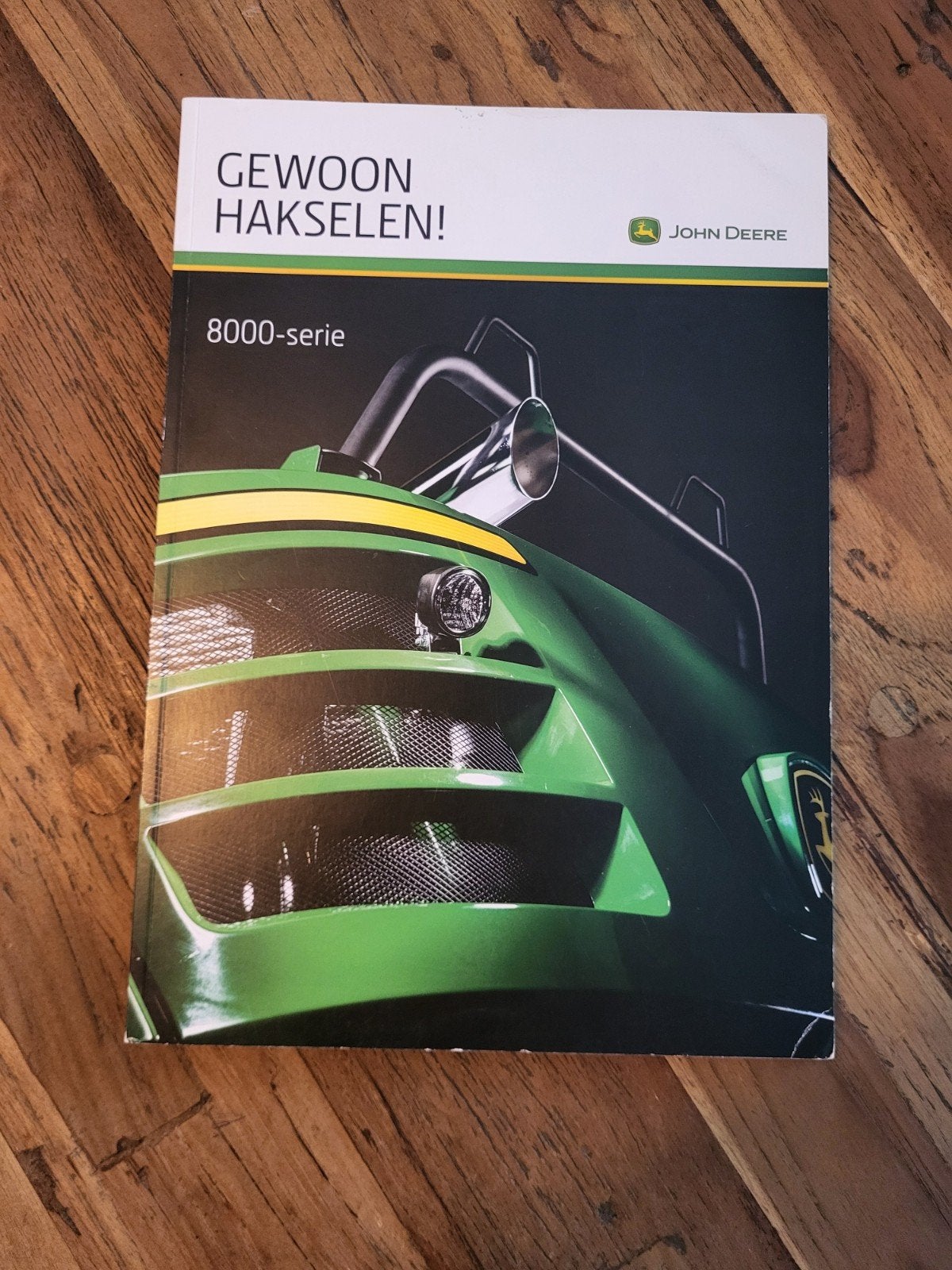 tractor folder John Deere 8000 serie veldhakselaars, Boeken, Catalogussen en Folders, Ophalen of Verzenden, Zo goed als nieuw