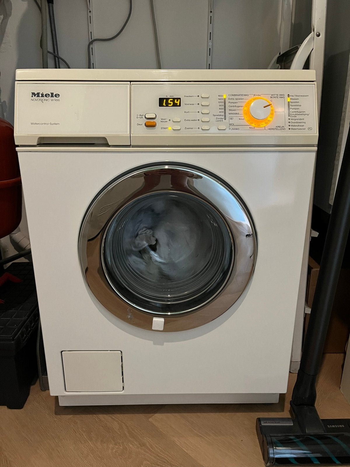 Miele Novotronic W9616 Wasmachine - Watercontrol-System, Ophalen, 1200 tot 1600 toeren, Gebruikt, 4 tot 6 kg