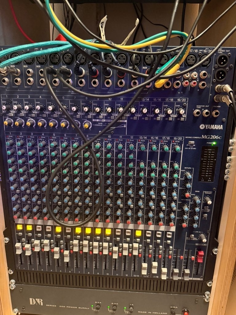 Yamaha MG206c Mengpaneel - 20 kanalen, Muziek en Instrumenten, Mengpanelen, Ophalen, Gebruikt, 20 kanalen of meer, Microfooningang