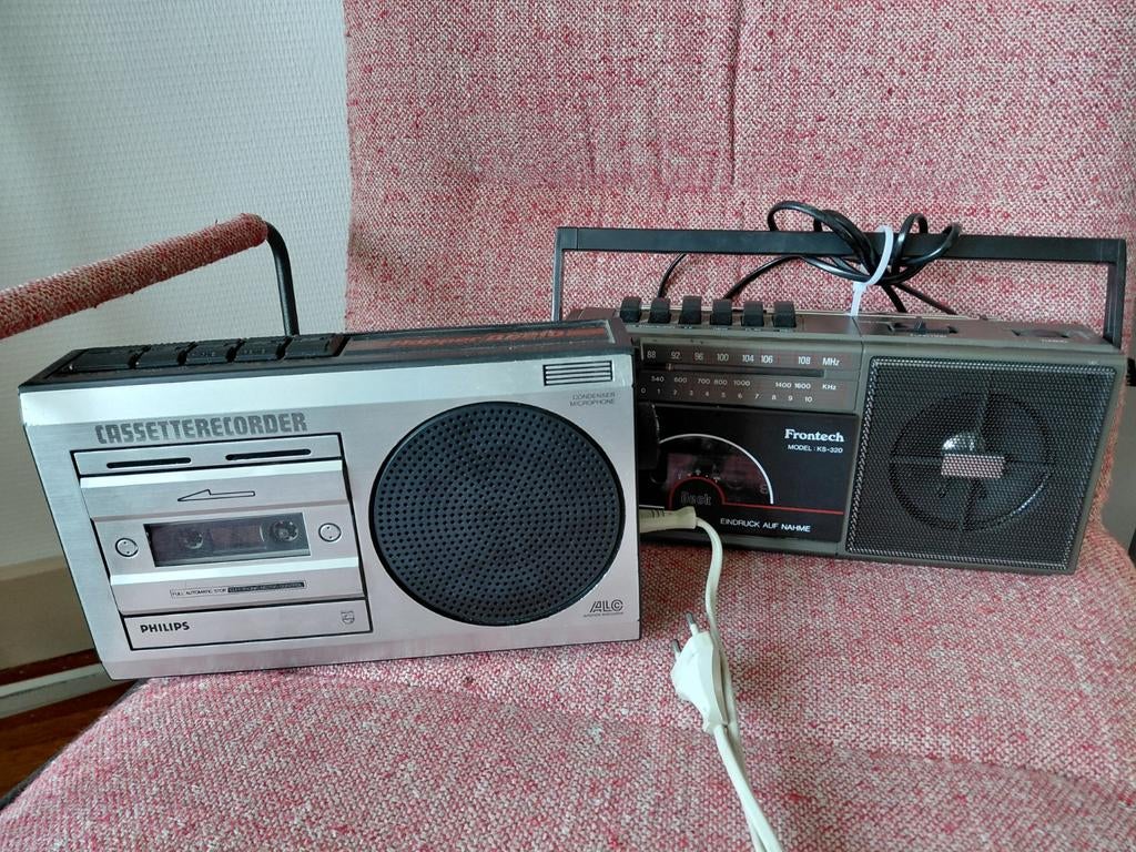 2 vintage Radio Cassetterecorders Philips & Frontech, Audio, Tv en Foto, Radio's, Ophalen of Verzenden