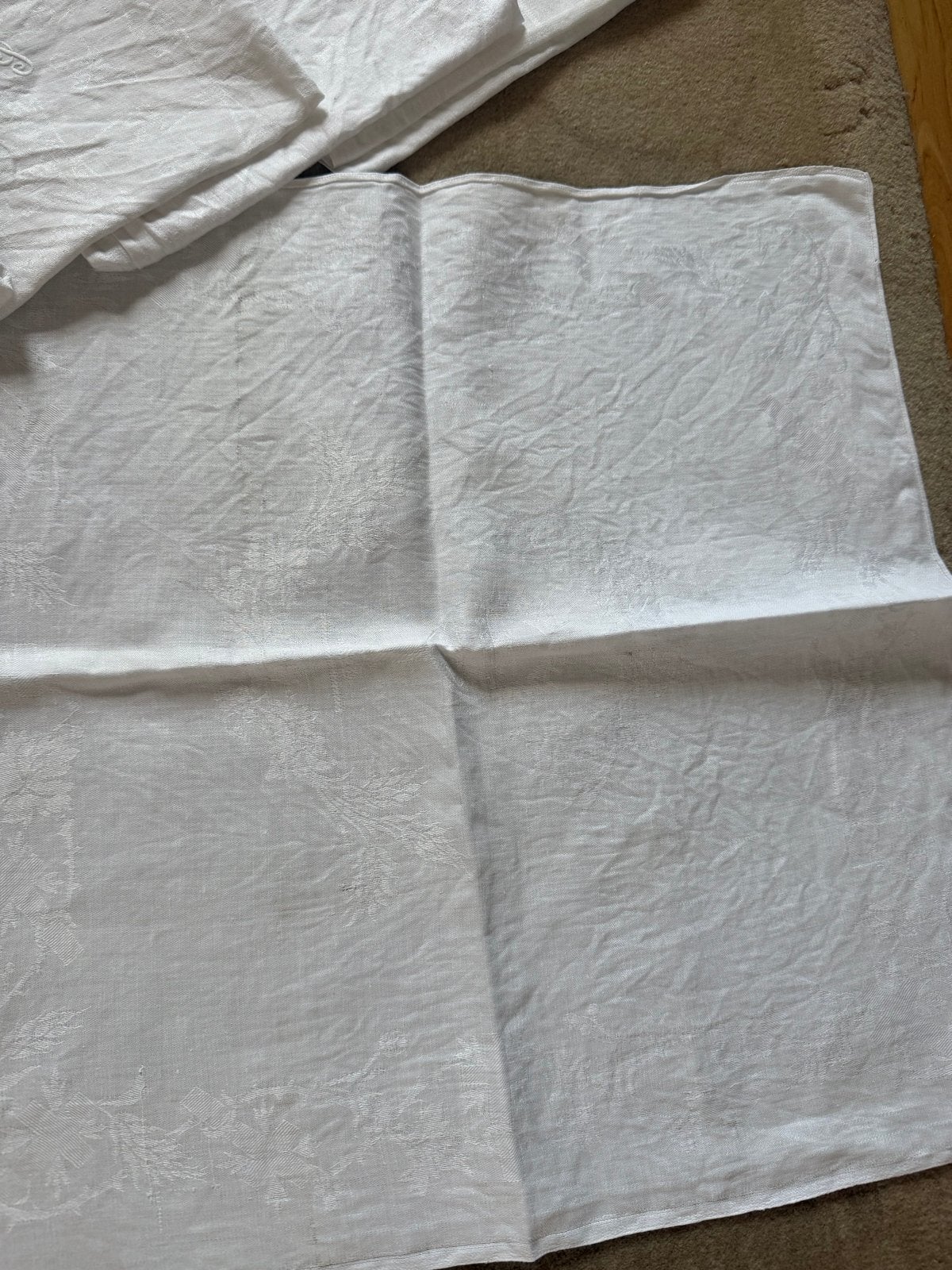 Prachtige batisten servetten met monogrammen en kantwerk, Antiek en Kunst, Ophalen
