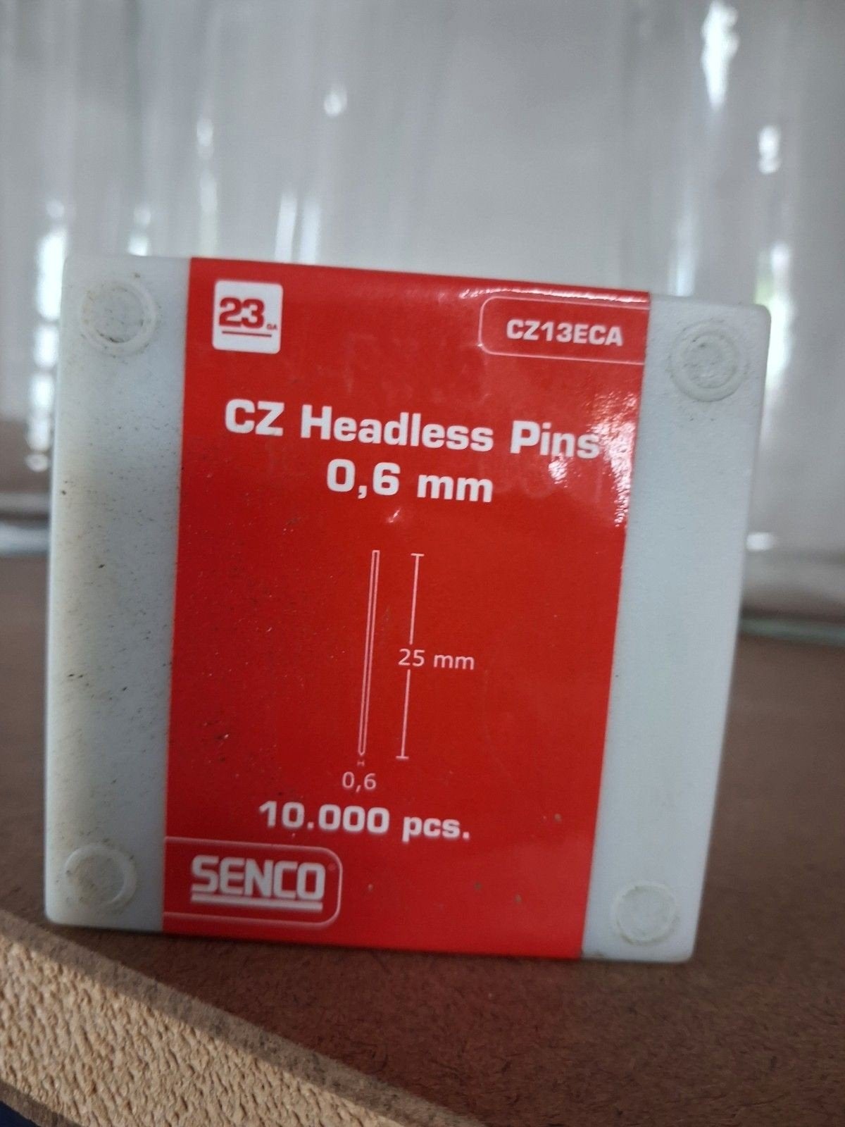 Partij Headless pins, Ophalen