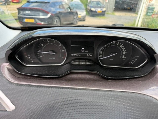 Peugeot 2008 1.2 PureTech Active Pack Premium Airco Navi PDC, Voorwielaandrijving, Euro 5, 1199 cc, Bruin