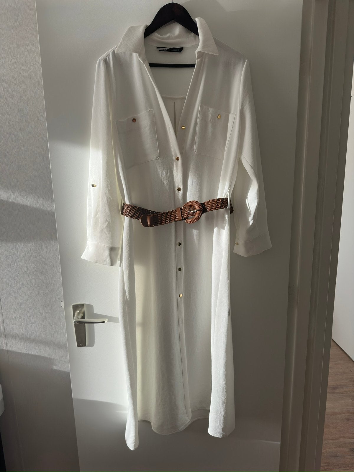Zara jurk met riem., Ophalen of Verzenden, Zo goed als nieuw, Onder de knie