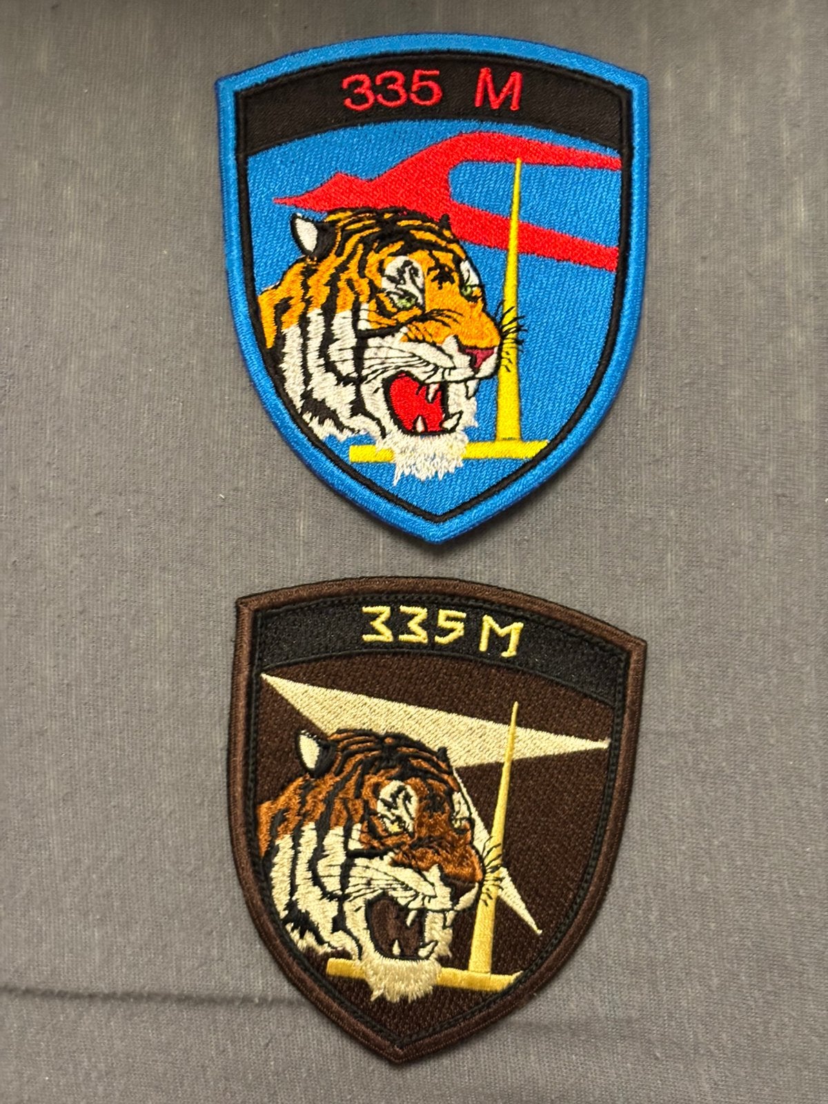 Setje arm emblemen HAF 335M SQN F-16, Verzamelen, Verzenden, Luchtmacht, Overige gebieden, Embleem of Badge