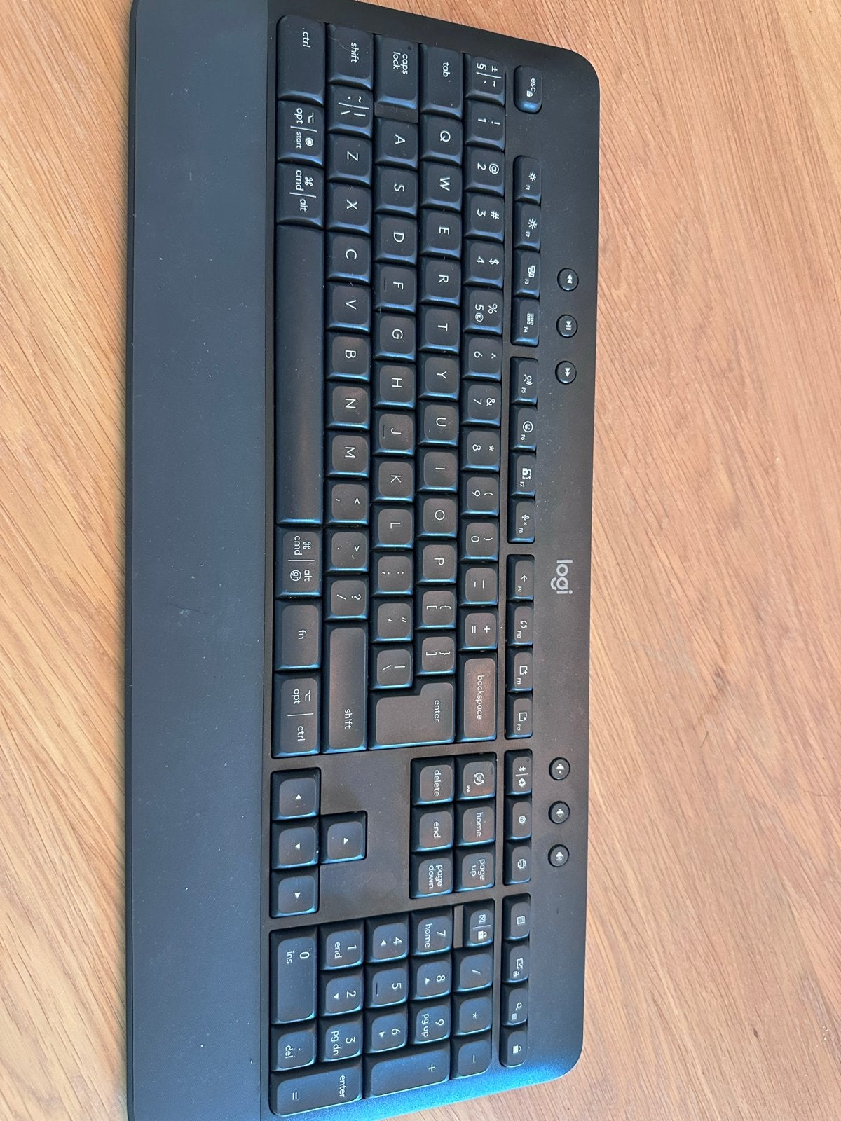 Logitech K650 Draadloos Toetsenbord QWERTY, Computers en Software, Toetsenborden, Ophalen, Draadloze ontvanger, Zo goed als nieuw