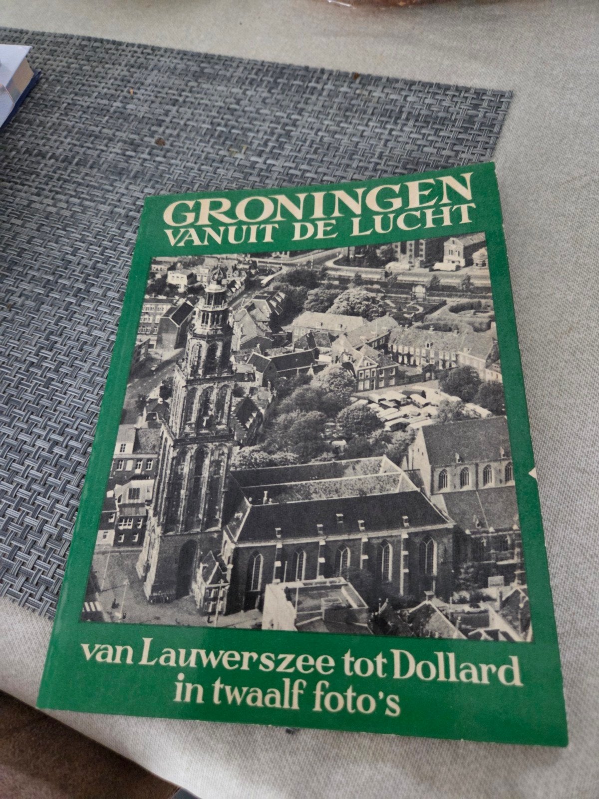 Groningen vanuit de lucht. Lauwerszee tot Dollard, Ophalen of Verzenden, Gelezen