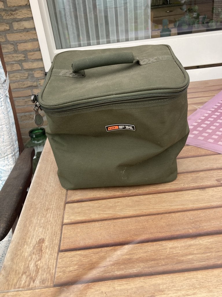 Te Koop Vis tas van FOX is als nieuw, Watersport en Boten, Hengelsport | Witvissen, Ophalen of Verzenden, Zo goed als nieuw, Overige typen