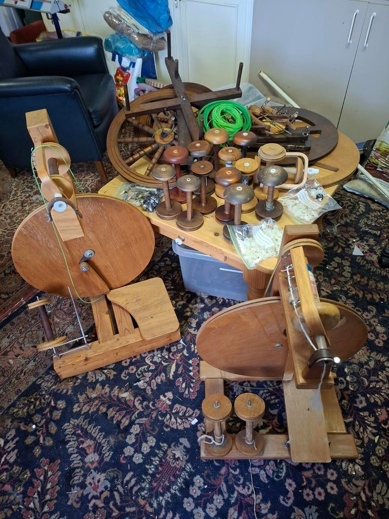 Louet en andere spinnenwielen onderdelen., Ophalen, Spinnewiel