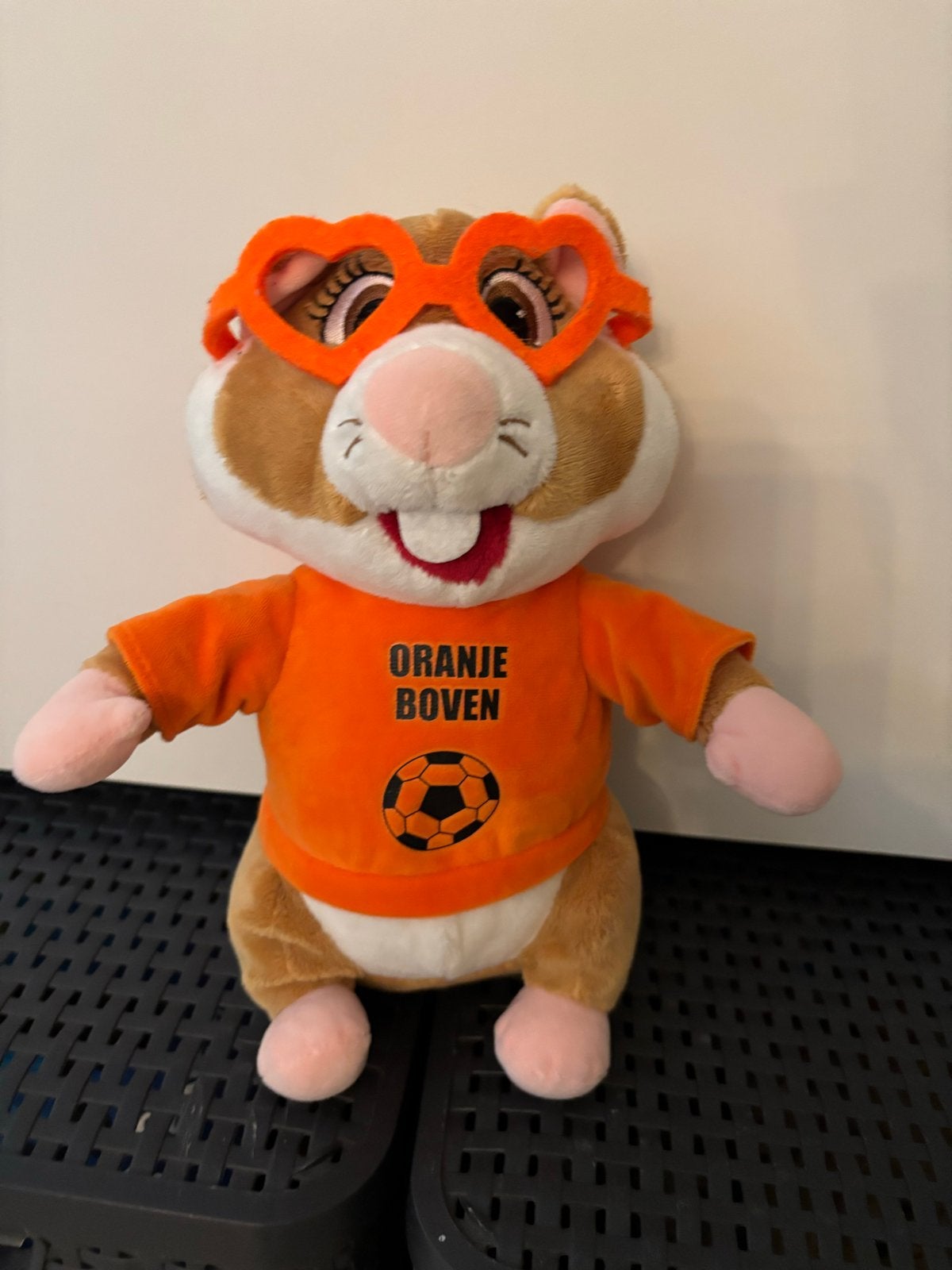 Albeet Heijn Hamster Knuffel met Oranje Boven Shirt en Bril, Hamster, Ophalen of Verzenden, Zo goed als nieuw, Middelgroot (20 tot 80 cm)
