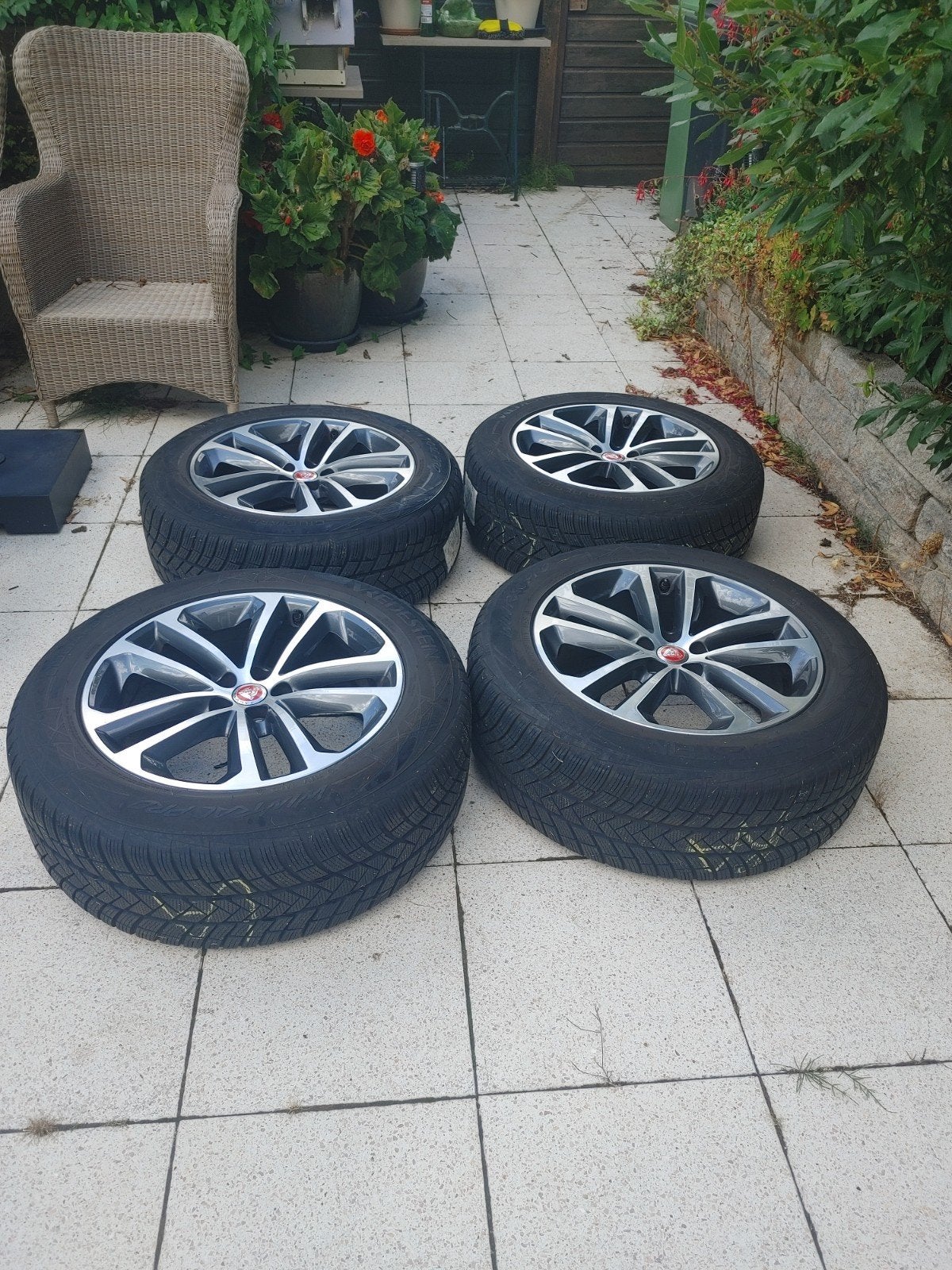 Jaguar F-Pace 19 inch velgen met Vredestein winterbanden, Auto-onderdelen, Banden en Velgen, Gebruikt, 255 mm, Banden en Velgen