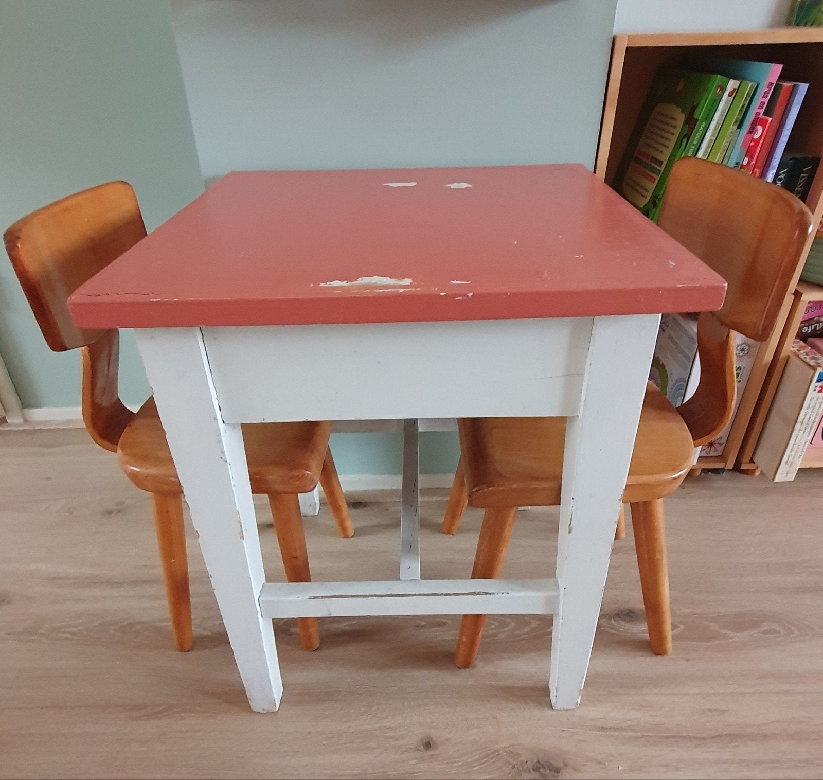 Vintage kindertafeltje (retro schoolstoeltjes verkocht), Ophalen, Gebruikt, Tafel(s)