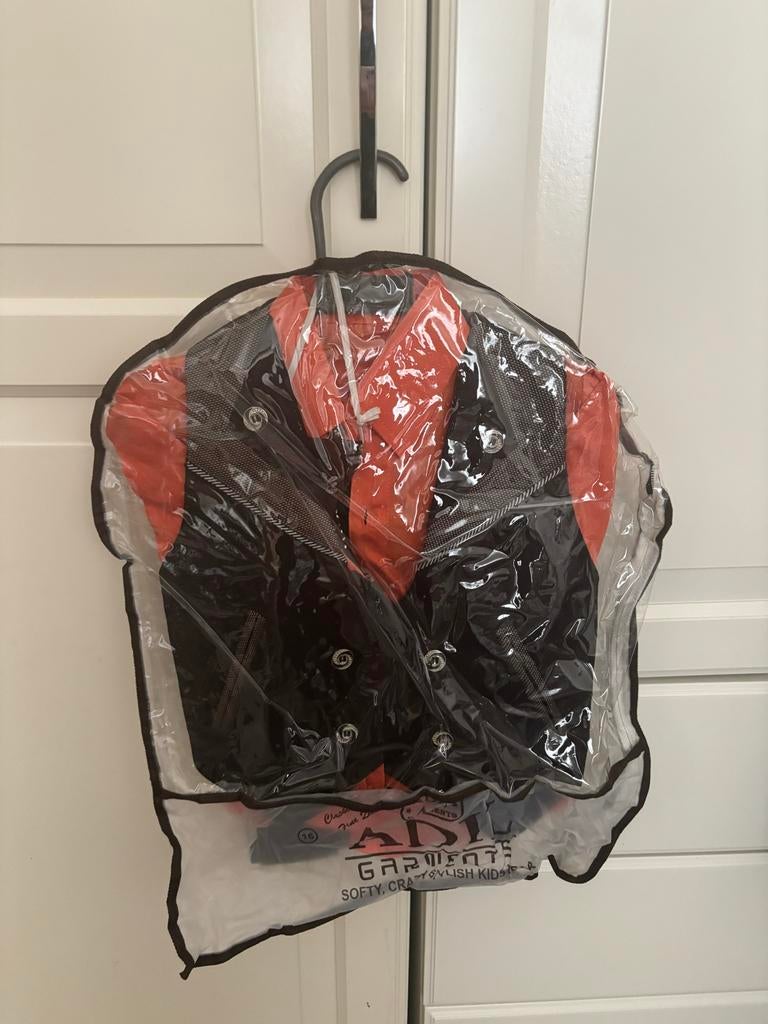 kinderpakje - Oranje overhemd & zwart gilet, Ophalen, Zo goed als nieuw