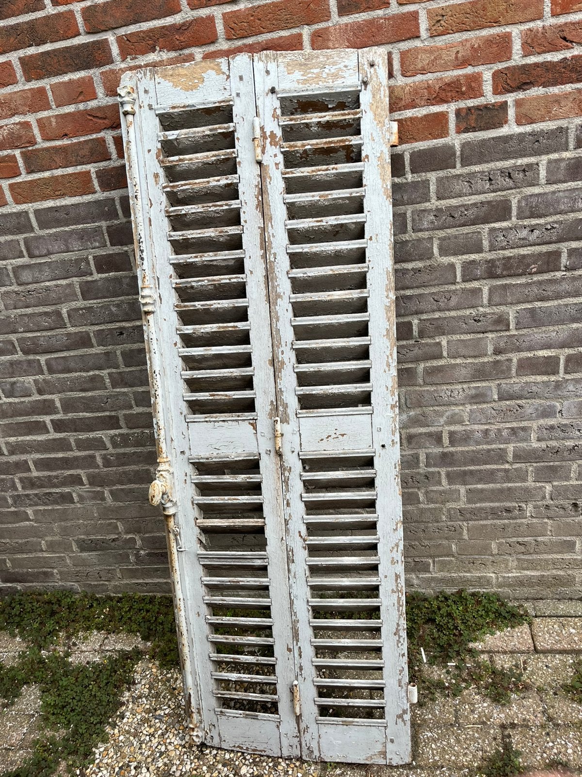 Louvredeuren uit Frankrijk, Ophalen