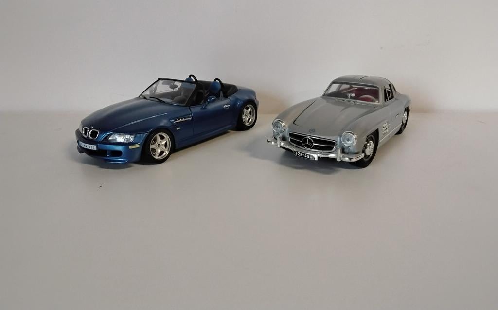 Burago schaalmodel auto's - BMW Z3 en Mercedes 300 SL, Hobby en Vrije tijd, Modelauto's | 1:18, Ophalen of Verzenden, Nvt, Nvt