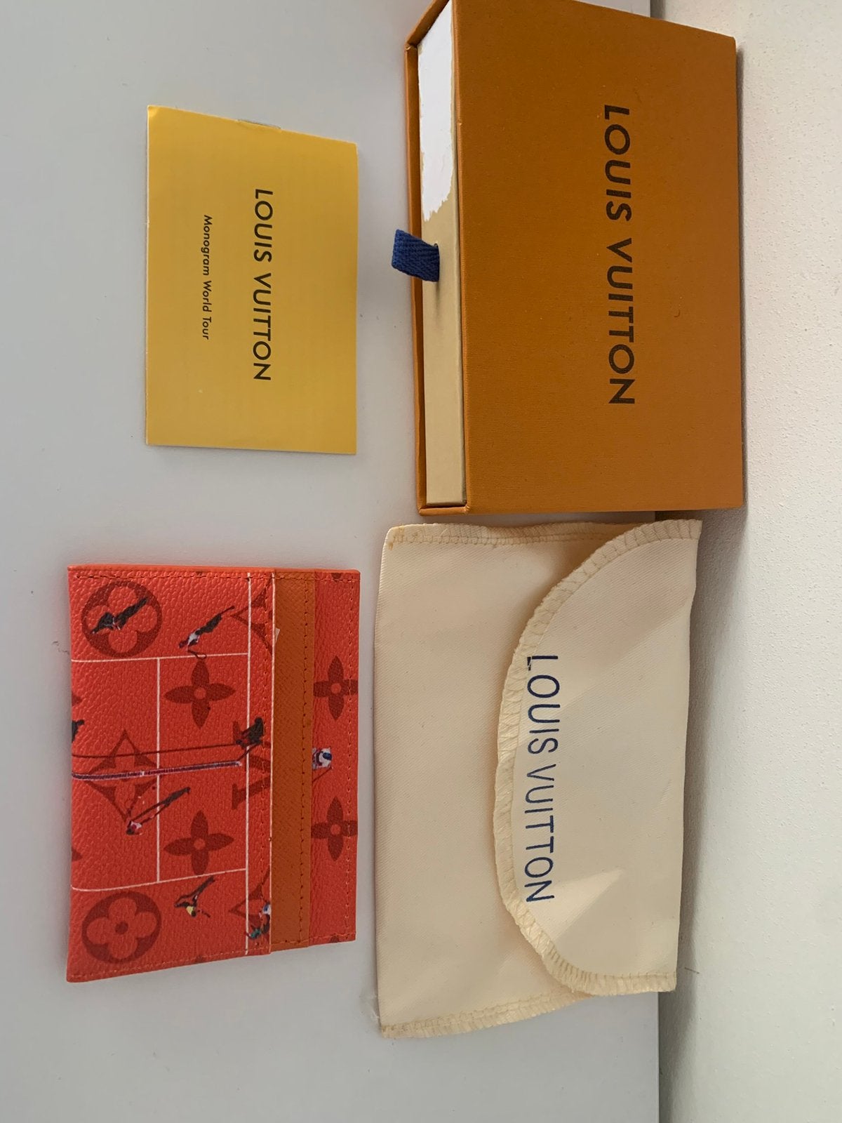 Louis Vuitton Monogram World Tour Pasjeshouder, Sieraden, Tassen en Uiterlijk, Portemonnees, Ophalen of Verzenden, Nieuw, Oranje