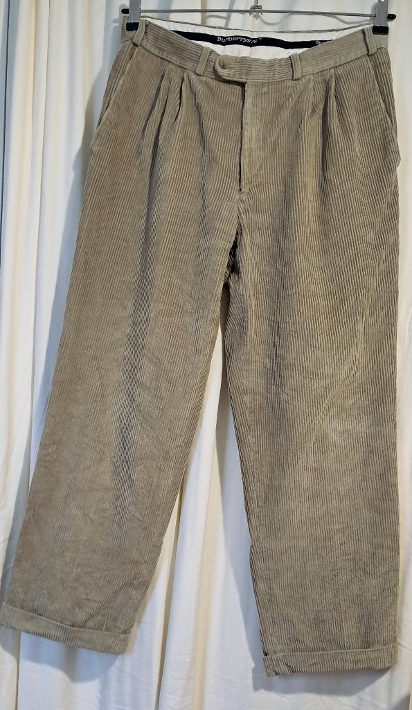 BURBERRY 😎zachte rib fluwelen plooien pantalon mt 48, Beige, Zo goed als nieuw, Burberry, Verzenden