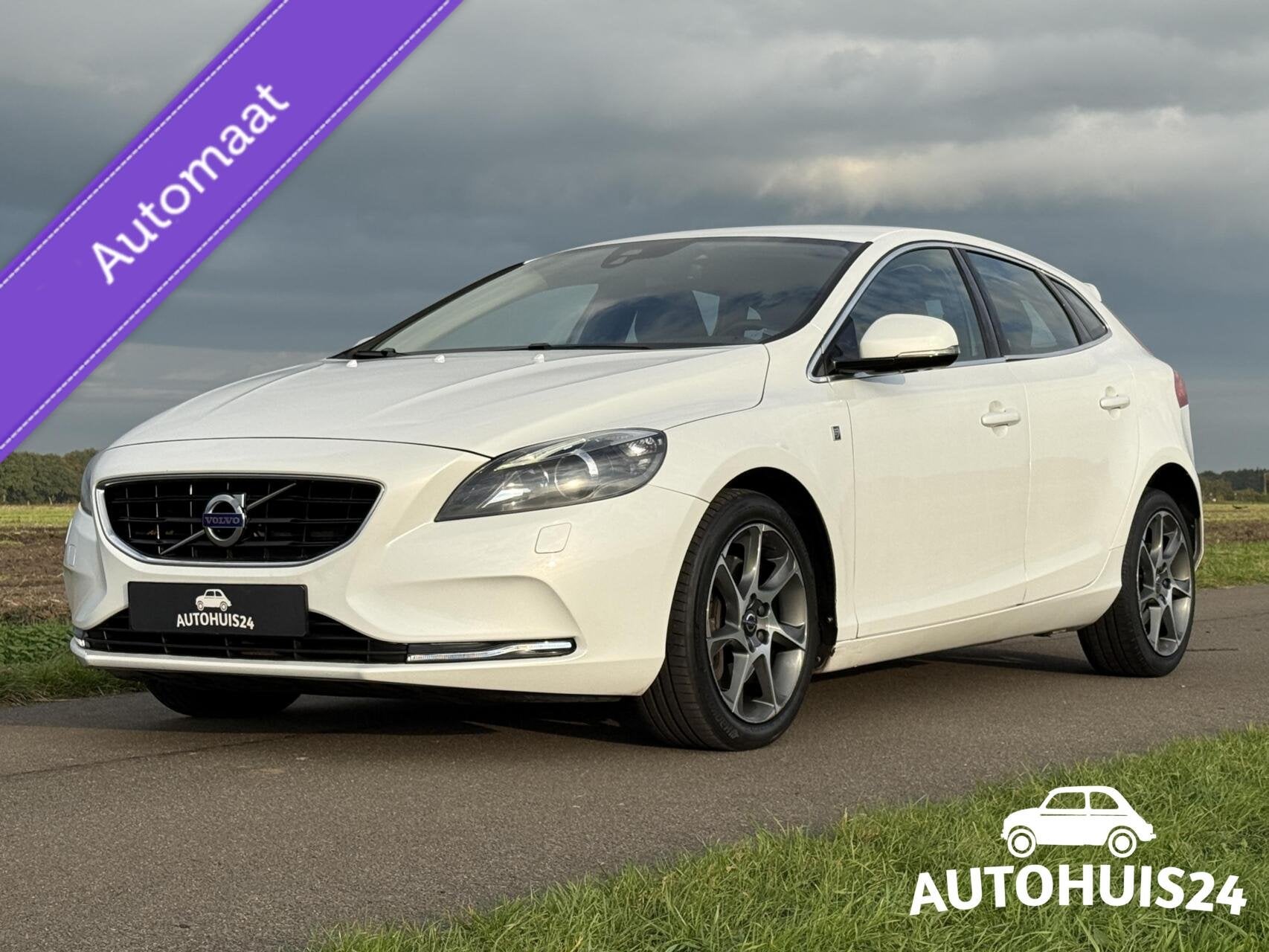 Volvo V40 1.5 T3 Ocean Race AUTOMAAT XENON|NAVI|LEDER|17", 4 cilinders, Wit, Leder, Bedrijf