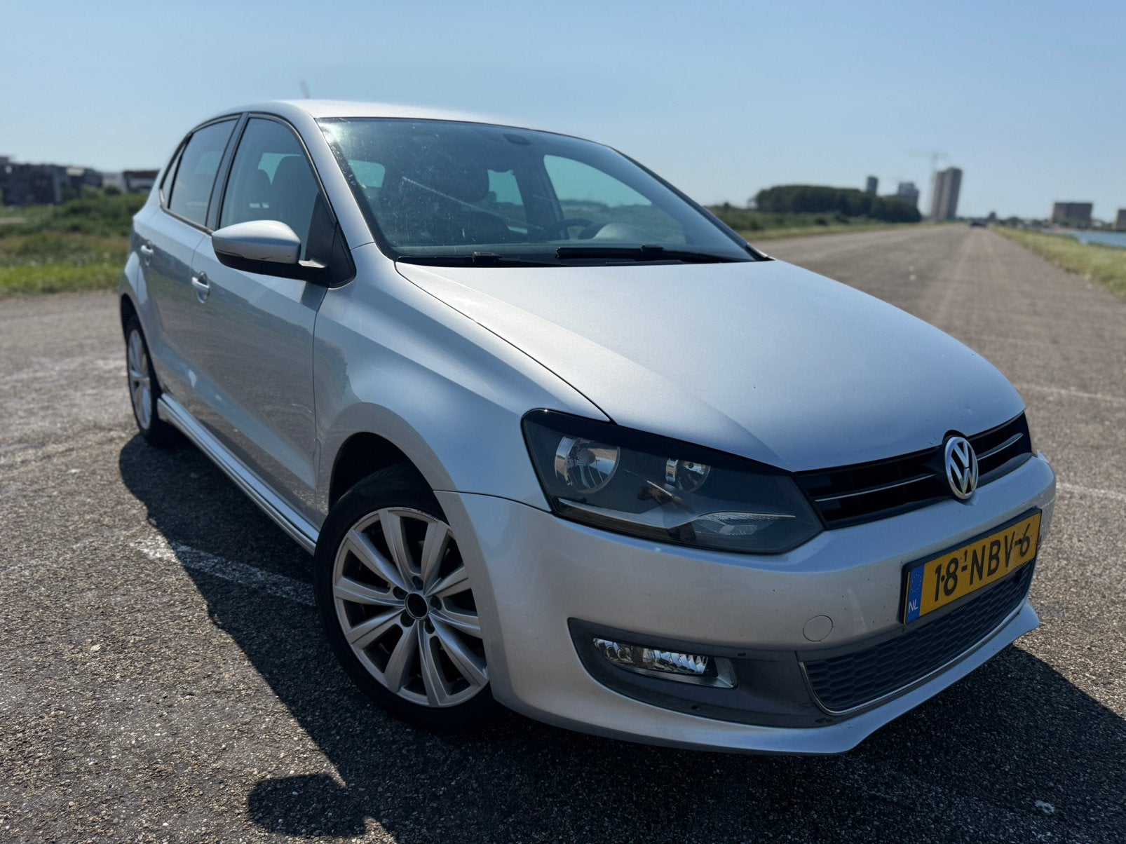 Volkswagen Polo 1.2 TSi/CRUISE/AIRCO (IJSKOUD)/17 INCH/NAP, Voorwielaandrijving, Euro 5, Stof, 40 €/maand