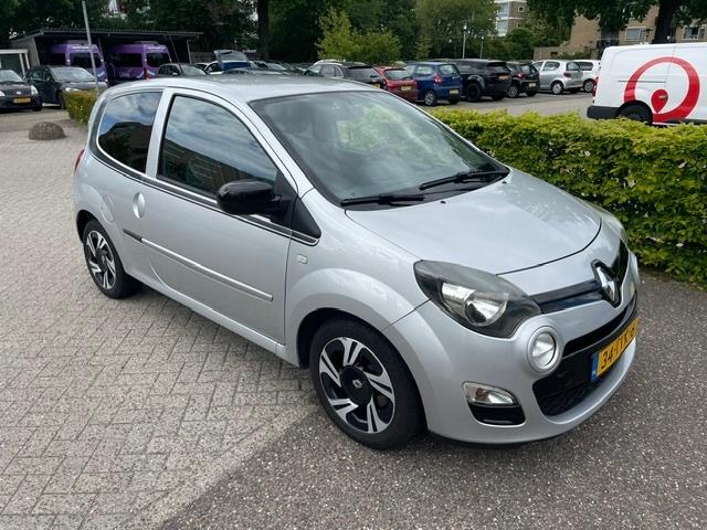 Renault Twingo 1.2 COLLECTION NIEUW TYPE-NIEUWE APK-AIRCO, Auto's, Renault, 839 kg, 74 pk, 4 cilinders, 4 stoelen