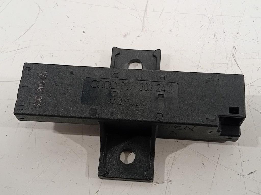 Antenne Audi SQ5, Auto diversen, Autoradio's, Ophalen of Verzenden, Van der Ven Autorecycling B.V., Onderdelen@venauto.nl, Ettenseweg 76, 4706 PB Roosendaal, The Netherlands