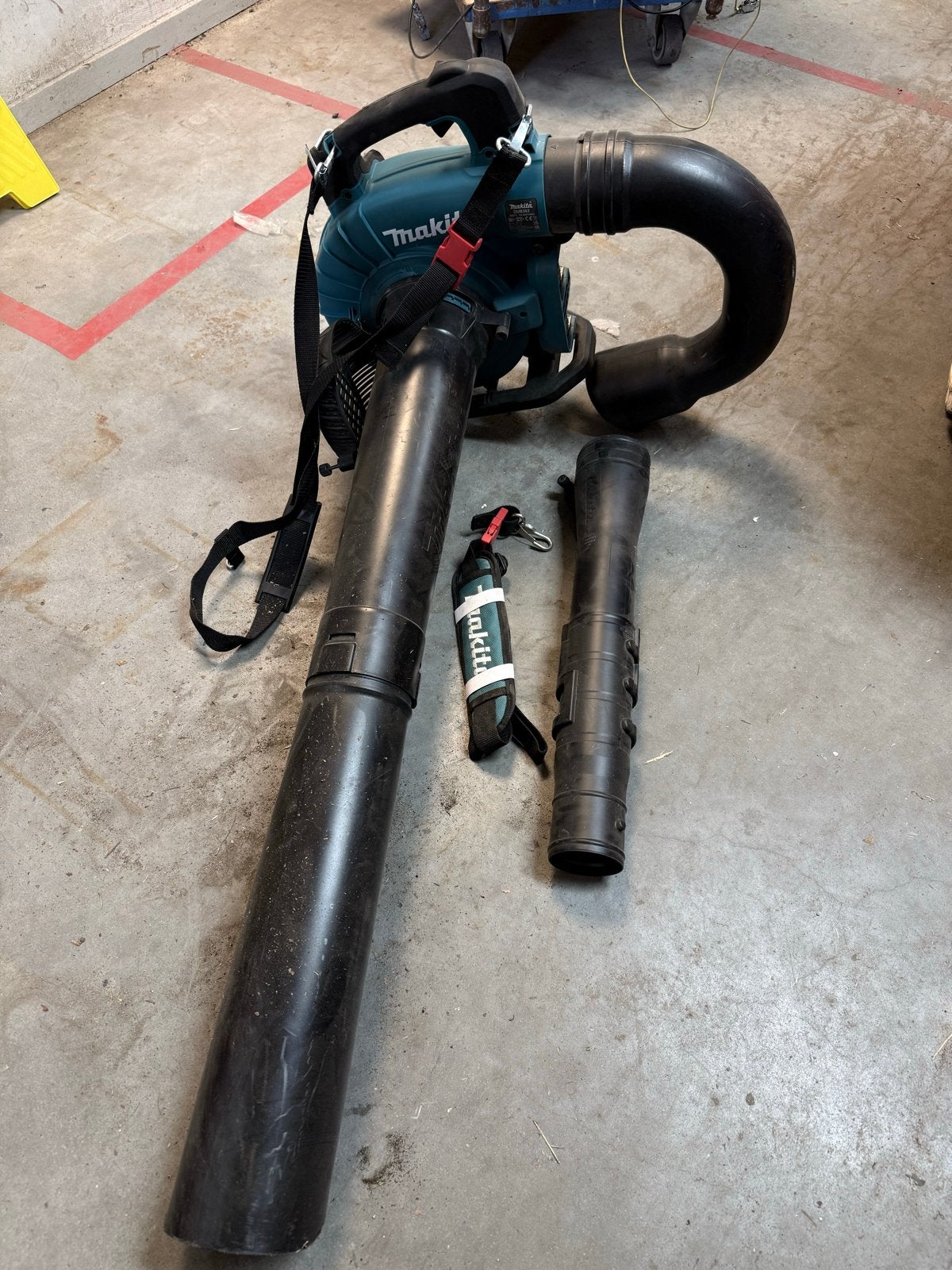 Makita DUB363ZV 2x18V Bladblazer/zuiger incl 1 accu, Tuin en Terras, Ophalen, Gebruikt, Met opvangzak, Accu