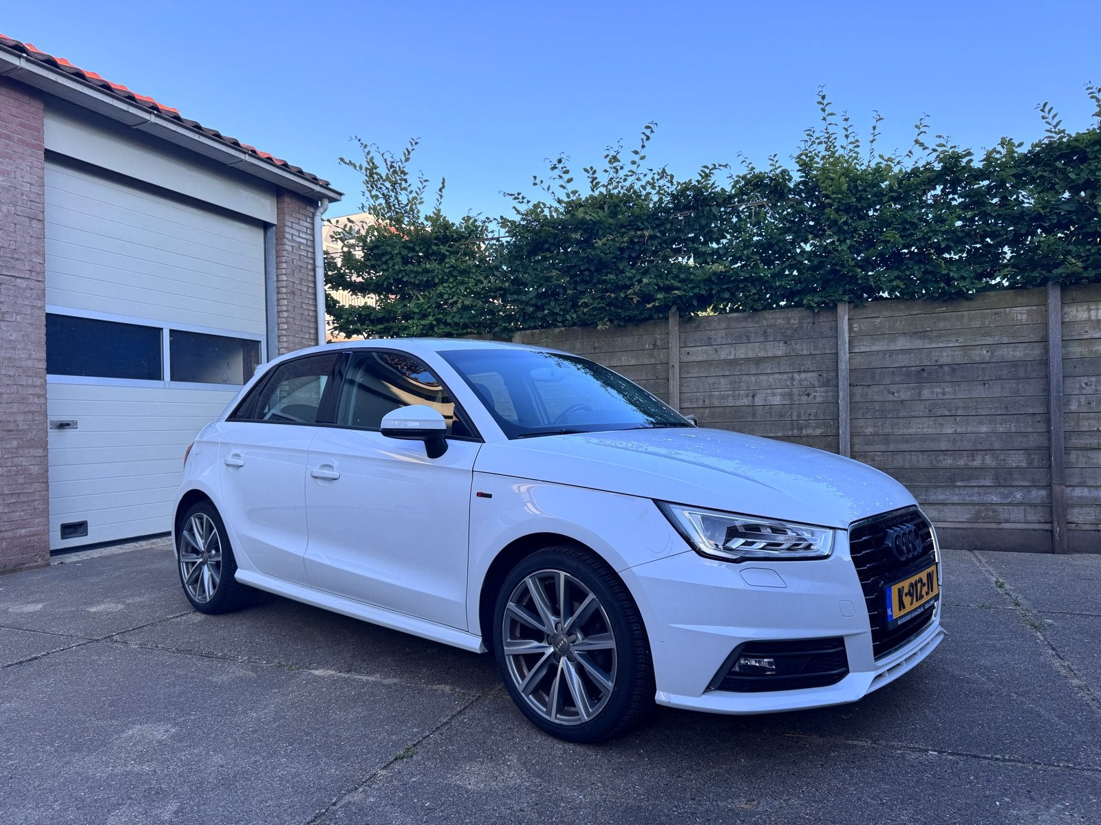 Audi A1 1.0 Tfsi 70KW Sportback 2017 Wit, Voorwielaandrijving, 95 pk, Particulier, Geïmporteerd