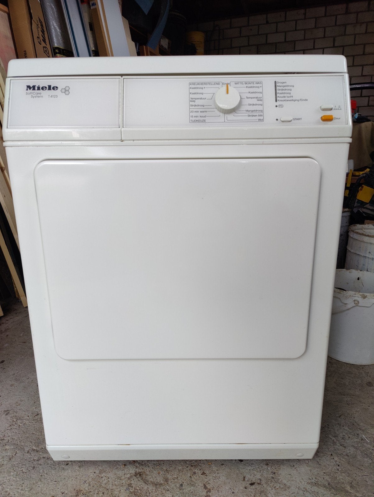 Miele SoftCare System T4123 Wasdroger, Ophalen, 6 tot 8 kg, Gebruikt, Luchtafvoer