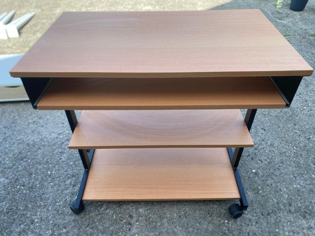 Bureau (computer), Gebruikt, 40 cm, Spaanplaat of MDF, Overige merken