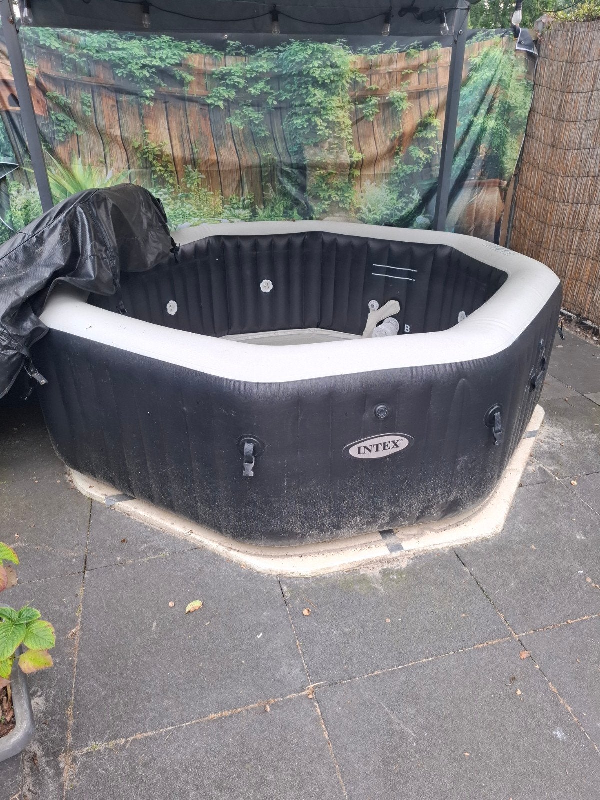 Goed werkende zoutwater jacuzzi met klein gaatje, Ophalen, Gebruikt, Rond, Opblaaszwembad