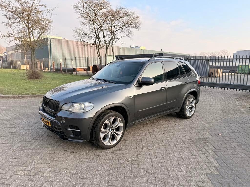 BMW x5 lci 2011 Grijs 30d automaat Grijskenteken nieuwe apk!, Euro 5, Zwart, 2993 cc, Leder