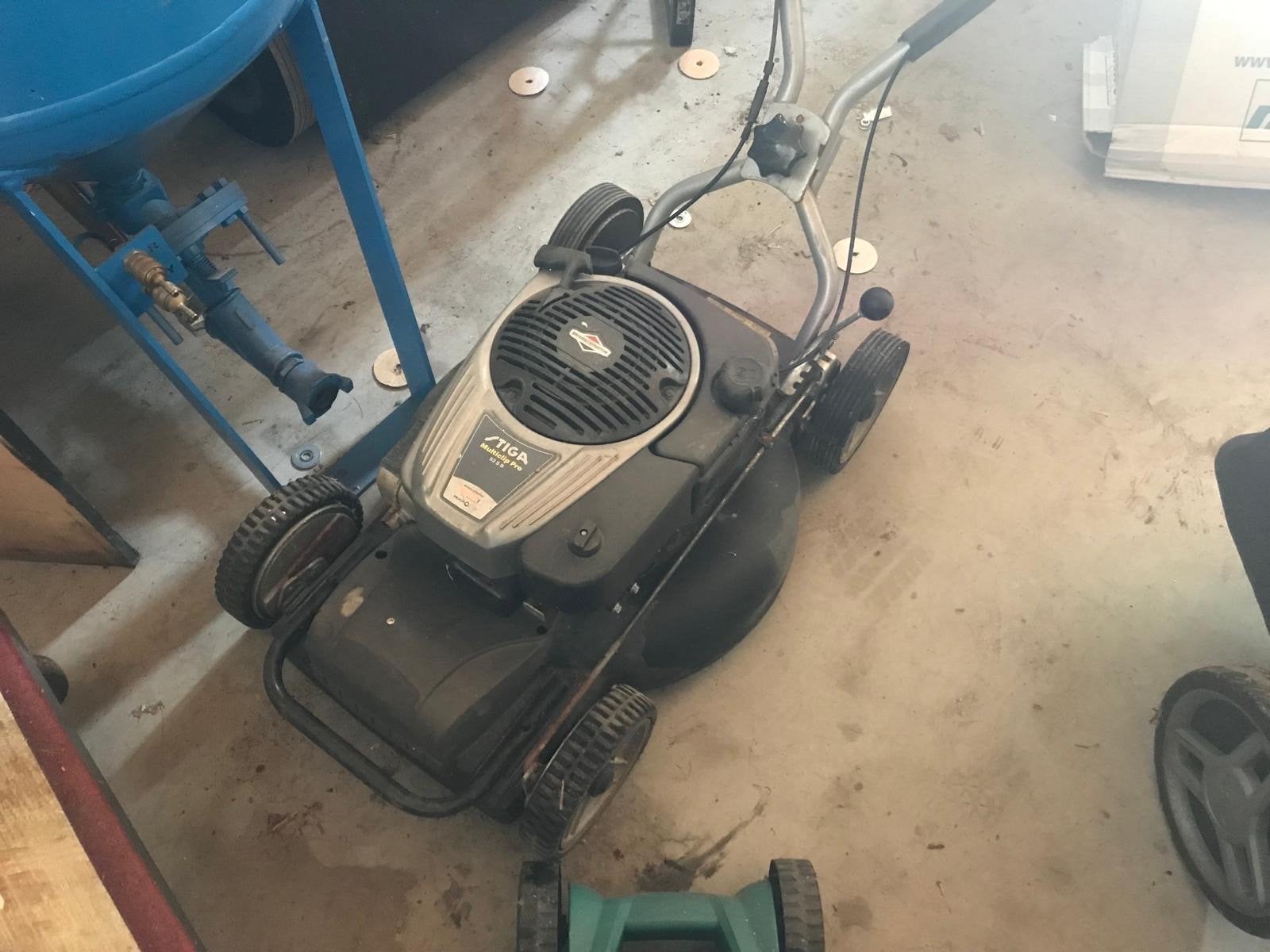 2x Stiga Benzine Grasmaaier met Briggs & Stratton Motor, Ophalen, Cirkelmaaier, Gebruikt, 40 t/m 49 cm