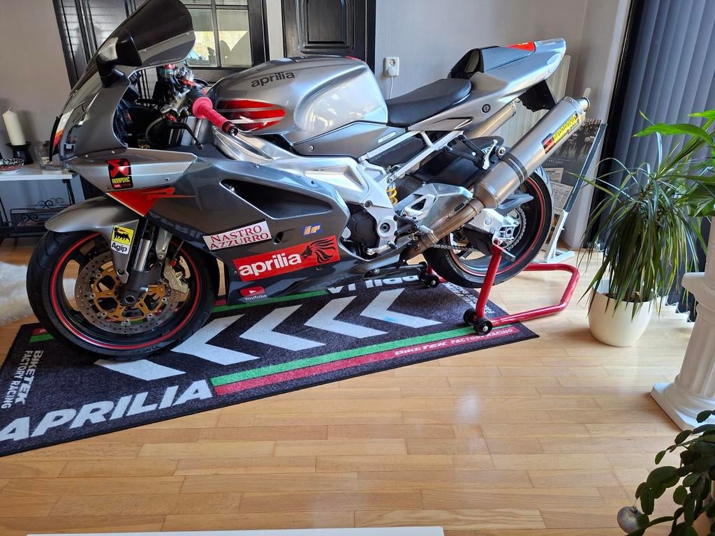 Aprilia RSV 1000 rr bj 2004 140 pk km 38000 pconditie!, Motoren, Motoren | Aprilia, 2 cilinders, Sportuitlaat, Motorrijbewijs A