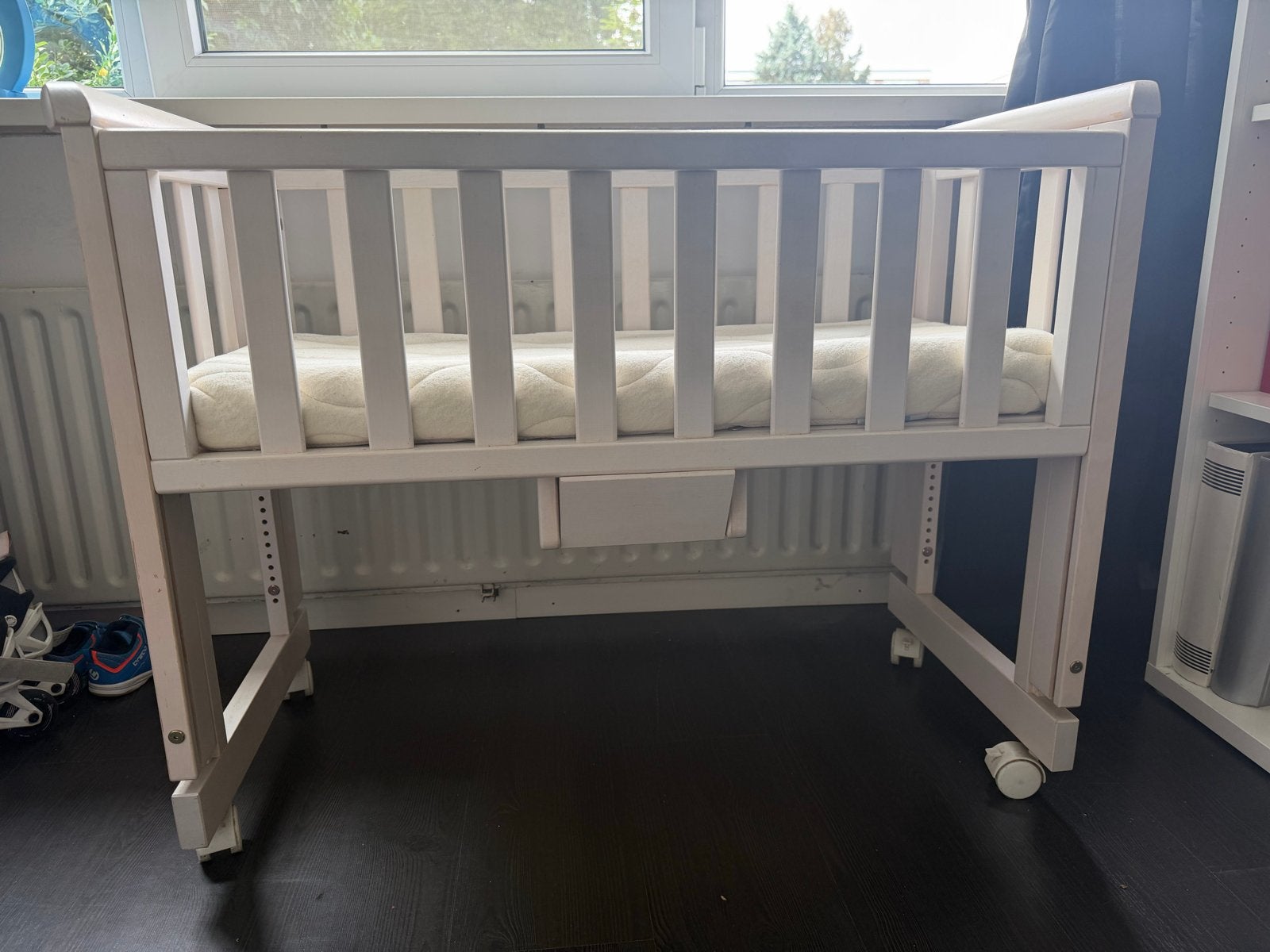 Troll Bedkant Co-sleeper Wieg met Matras, Kinderen en Baby's, Babywiegjes en Ledikanten, Ophalen, Gebruikt, Wieg